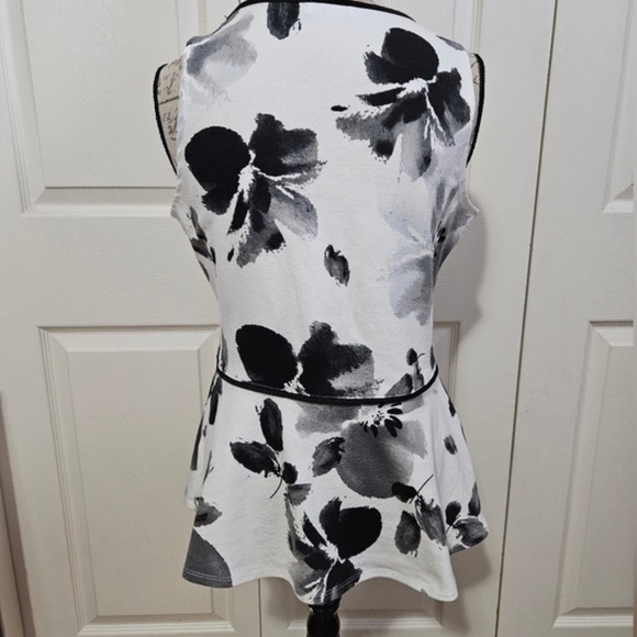 Rickis Peplum Blouse Top, White with Floral Details, Size Small, V-Neck, NWOT - Picture 3 of 7